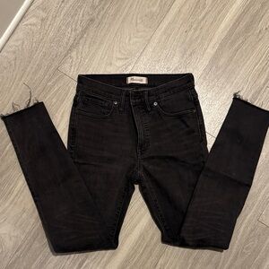 Madewell 9” High-Rise Distressed Skinny Jeans in Black